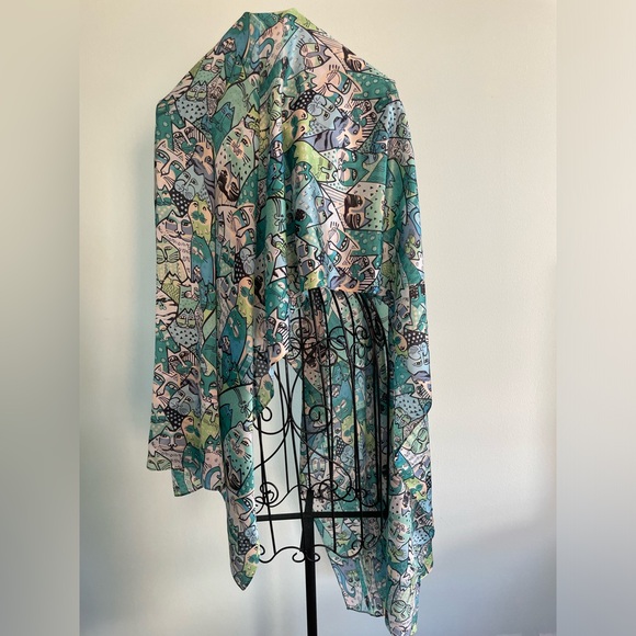 Silk scarf/wrap  in blue, turquoise, white, green and black animal “cat print - Picture 6 of 10